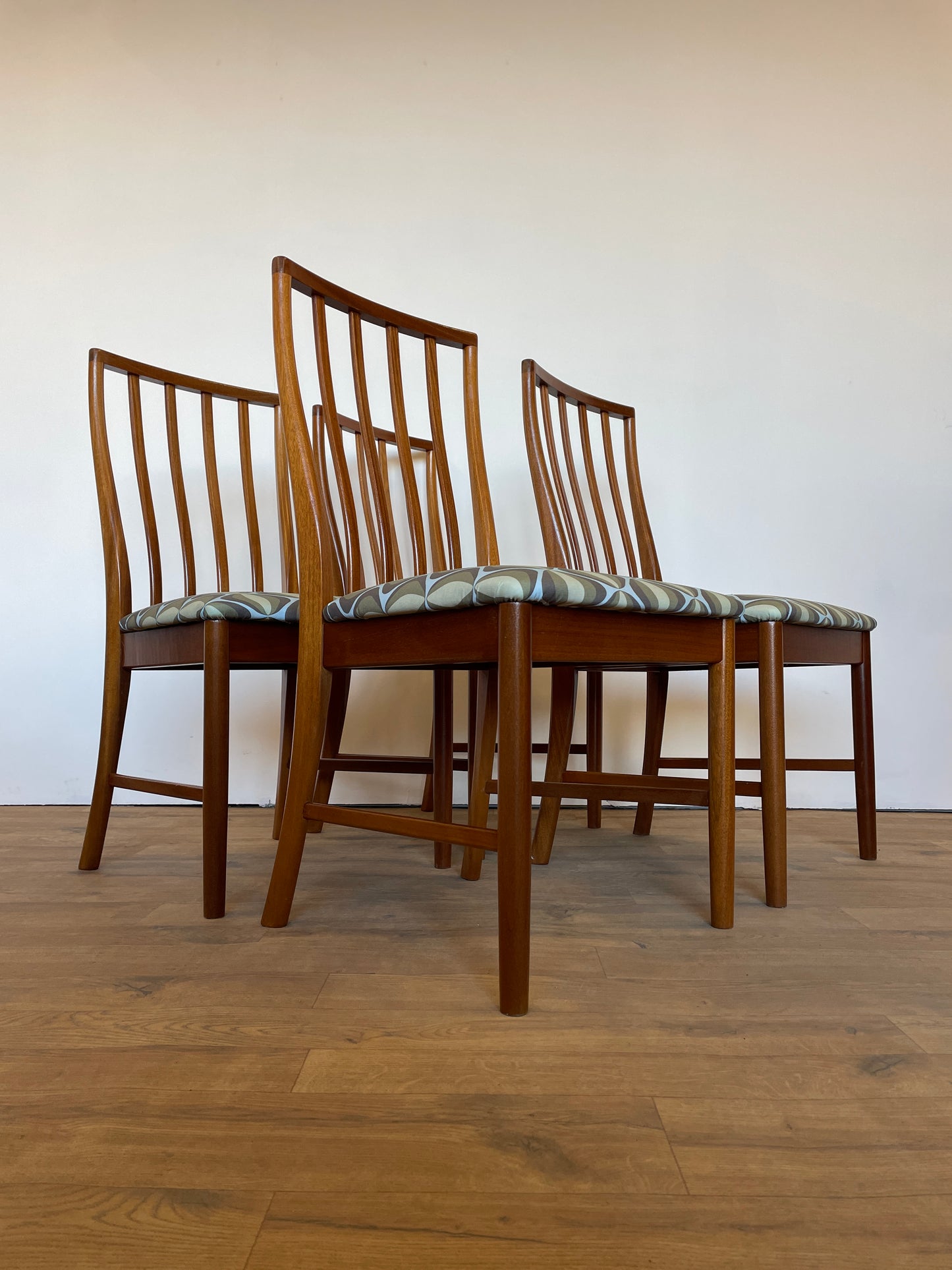 McIntosh Extending Dining Table & 4 Upholstered Chairs - Mid-Century / Vintage