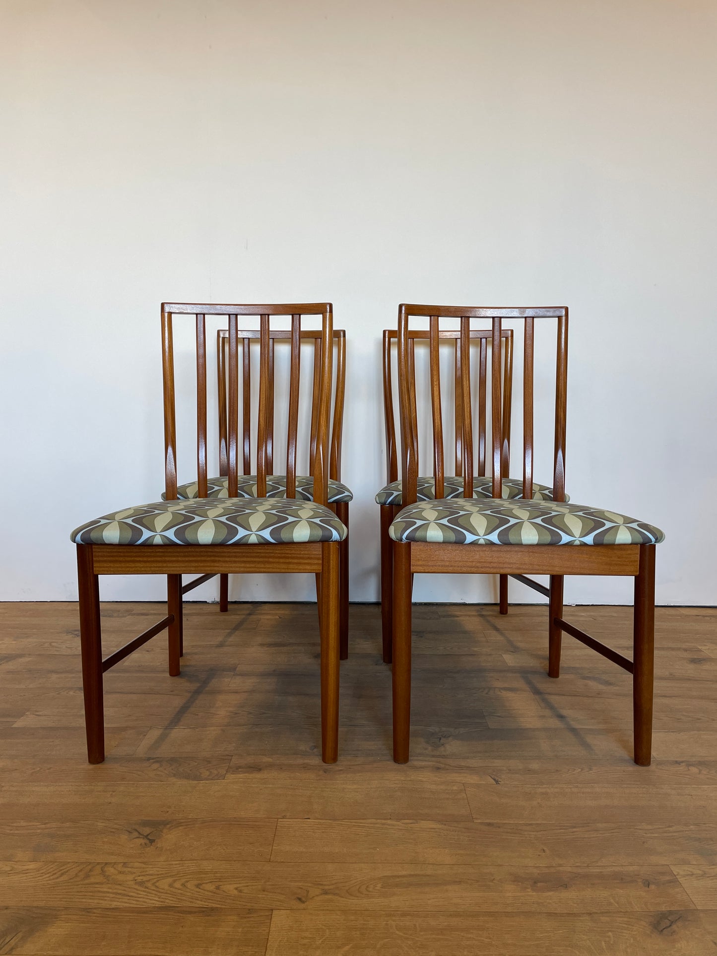 McIntosh Extending Dining Table & 4 Upholstered Chairs - Mid-Century / Vintage