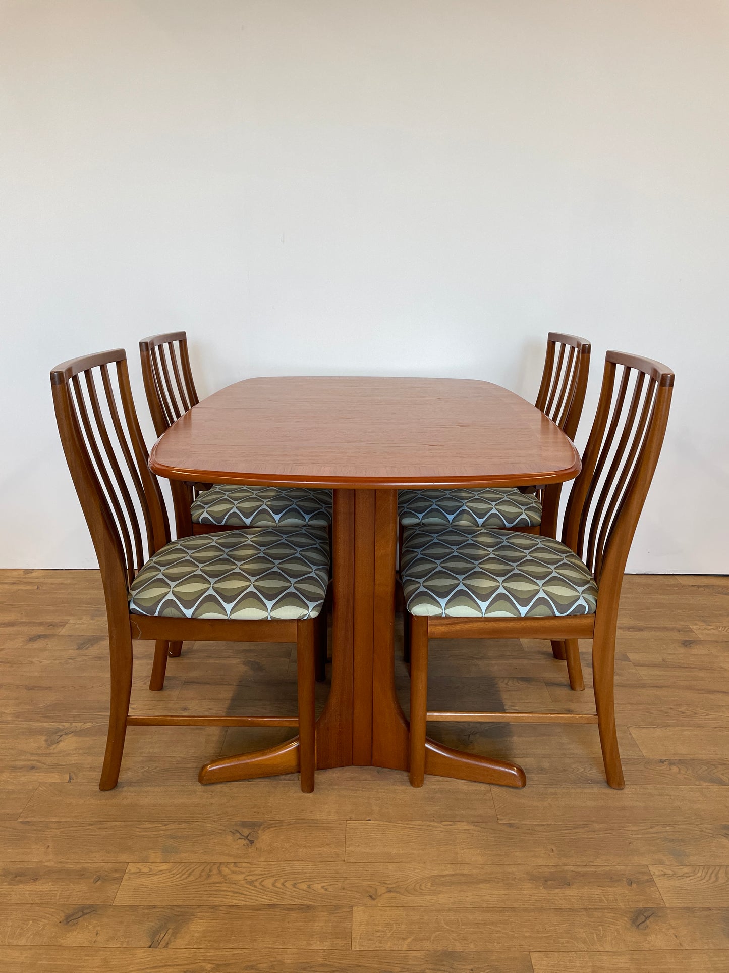 McIntosh Extending Dining Table & 4 Upholstered Chairs - Mid-Century / Vintage
