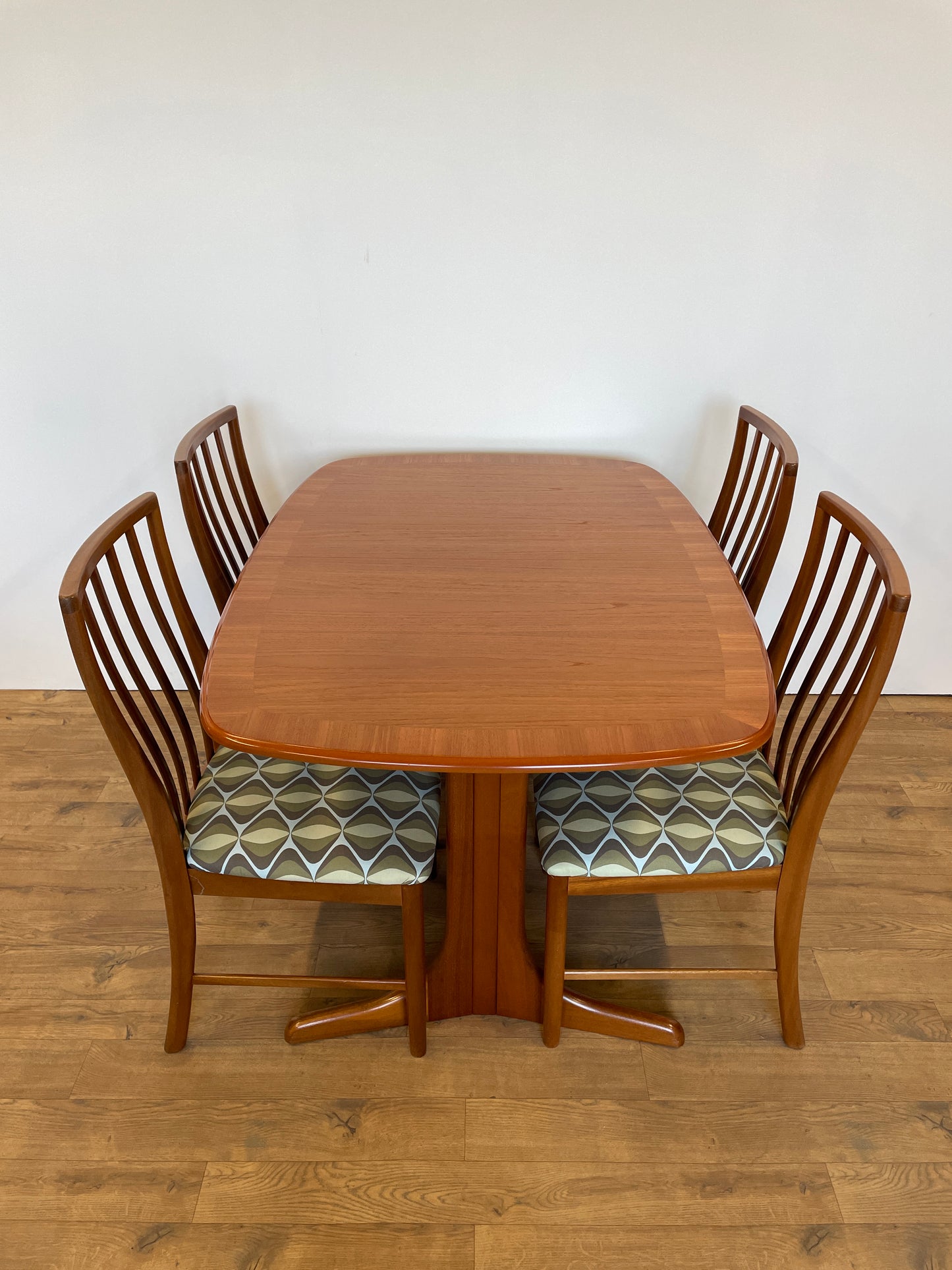 McIntosh Extending Dining Table & 4 Upholstered Chairs - Mid-Century / Vintage