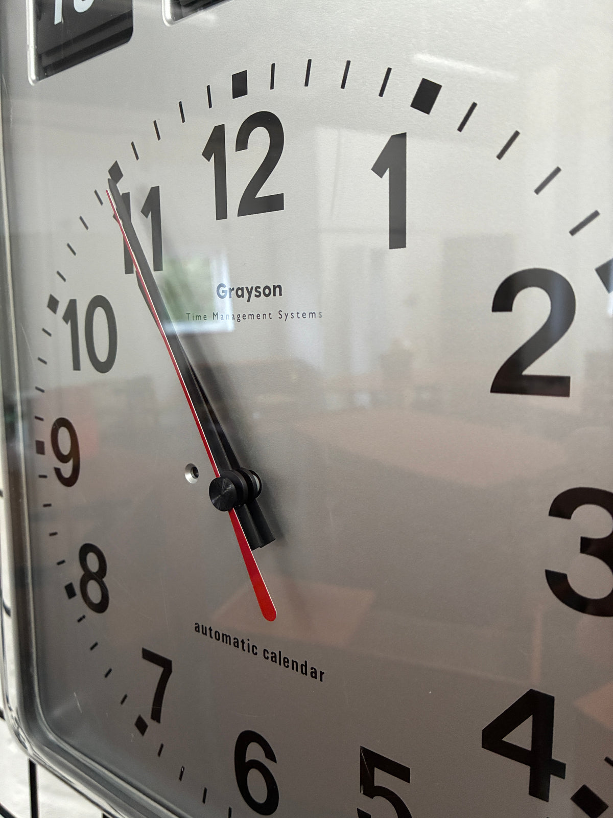 Grayson G237 Retro Industrial Silver Flip Calendar Wall Clock – German Movement