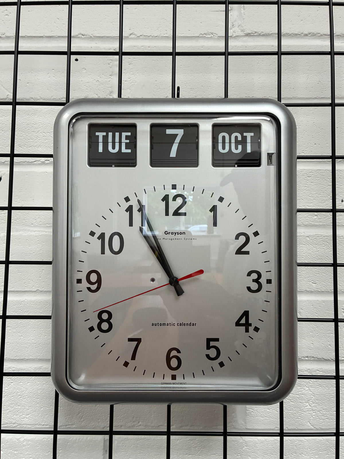 Grayson G237 Retro Industrial Silver Flip Calendar Wall Clock – German Movement