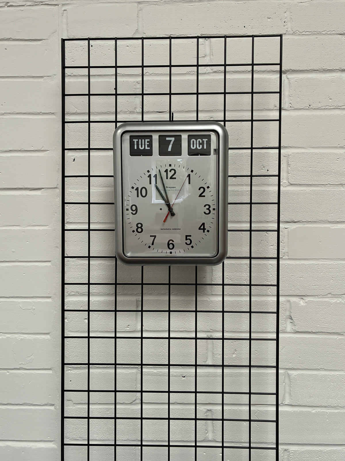 Grayson G237 Retro Industrial Silver Flip Calendar Wall Clock – German Movement