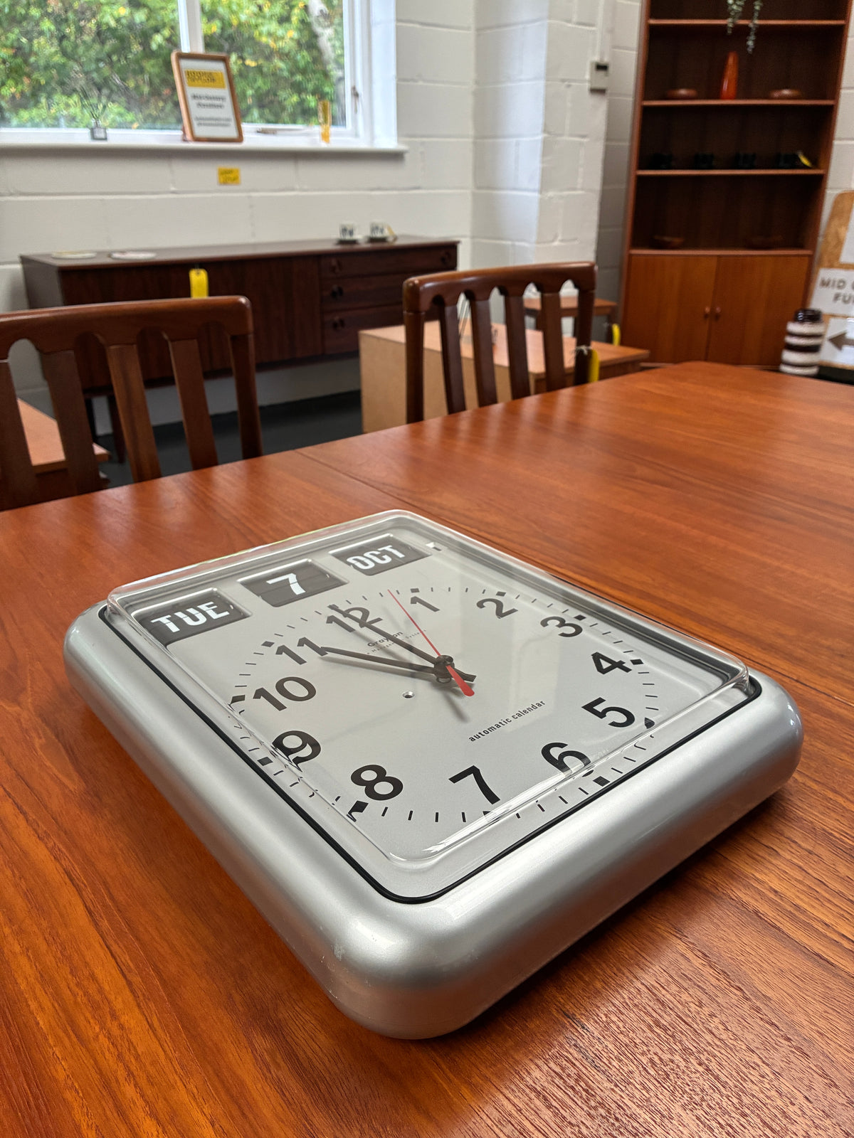 Grayson G237 Retro Industrial Silver Flip Calendar Wall Clock – German Movement
