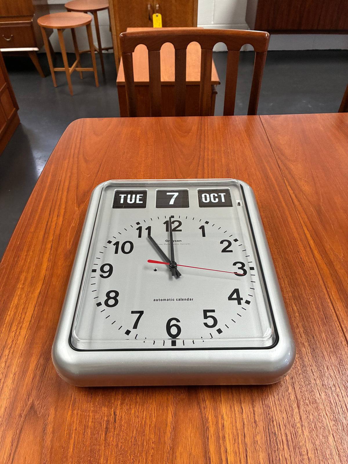 Grayson G237 Retro Industrial Silver Flip Calendar Wall Clock – German Movement